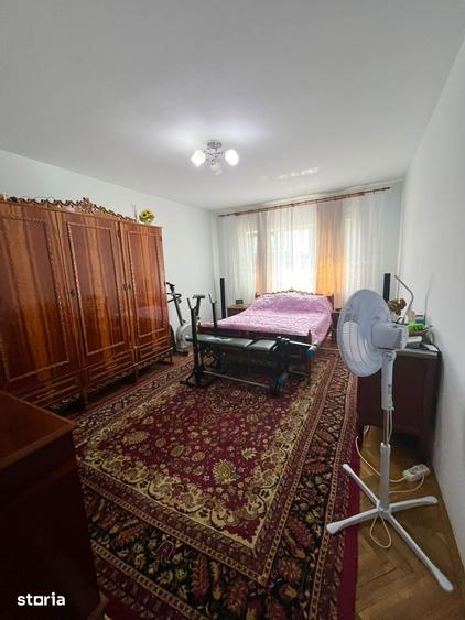 Apartament cu 3 camere în Est