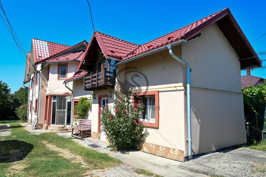 Casă individuală cu 9 camere cu Canalizare în Românești