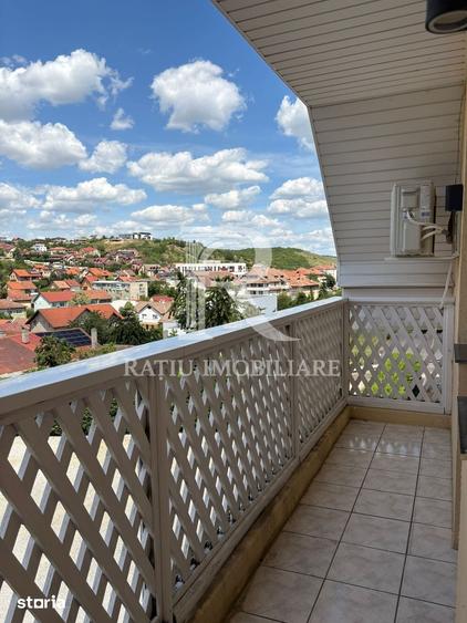Apartament cu 3 camere decomandat în Central
