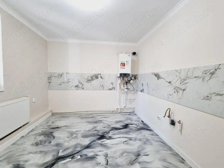 Casă cu 3 camere cu Teren 240 Mp în Central