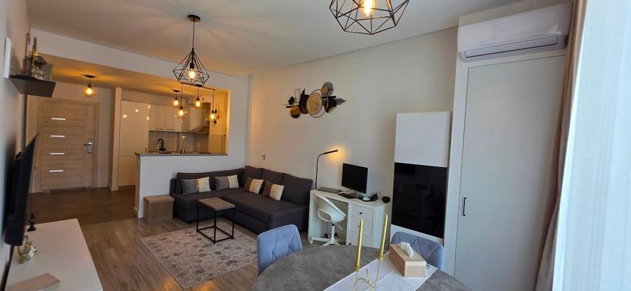 Apartament cu 2 camere semidecomandat, mobilat în Nord