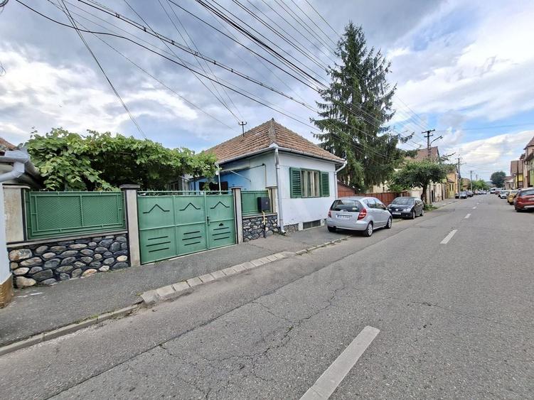 Casă individuală cu 3 camere cu Canalizare în Țiglari