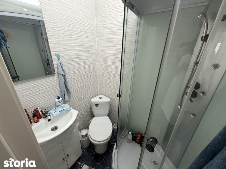 Apartament cu 3 camere decomandat, mobilat în Palazu Mare