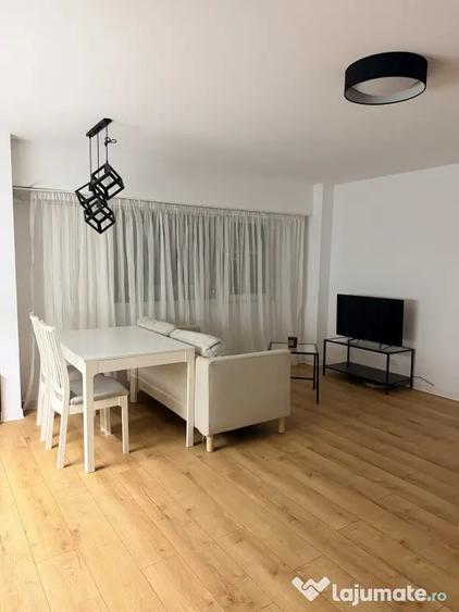 Garsonieră decomandată în Timpuri Noi