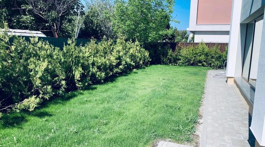 Casă individuală cu 5 camere cu Canalizare în Central