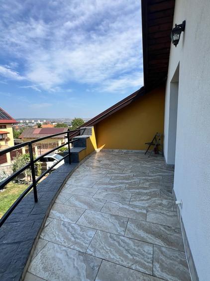 Casă individuală cu 4 camere cu Canalizare în Borhanci