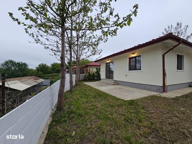 Casă cu 3 camere în Breazu