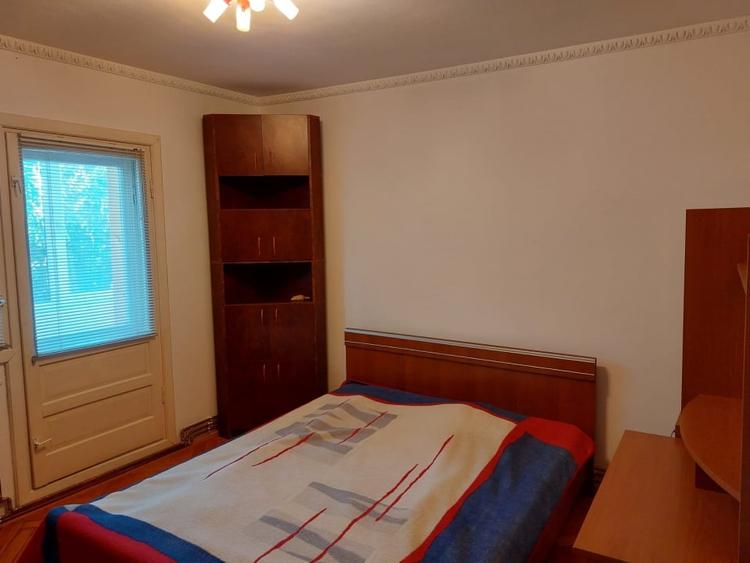 Apartament cu 3 camere decomandat, mobilat în Girocului