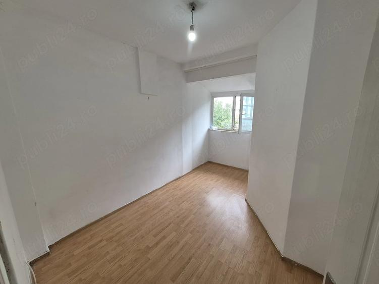 Garsonieră decomandată în Armeneasca