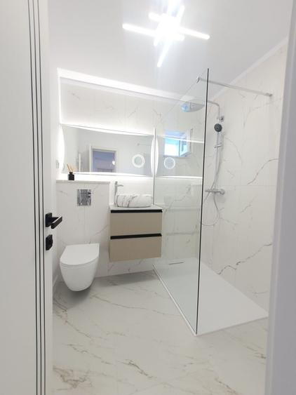 Apartament cu 2 camere decomandat în Noua