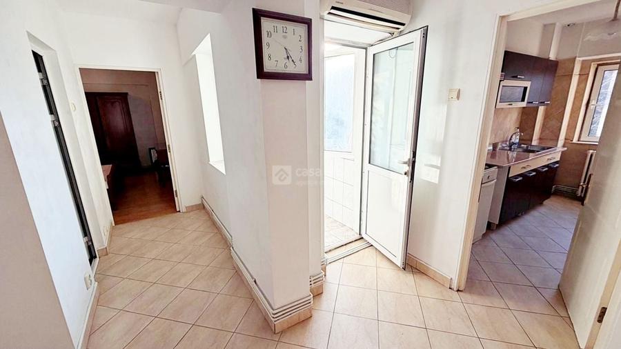 Apartament cu 2 camere decomandat, mobilat în Central