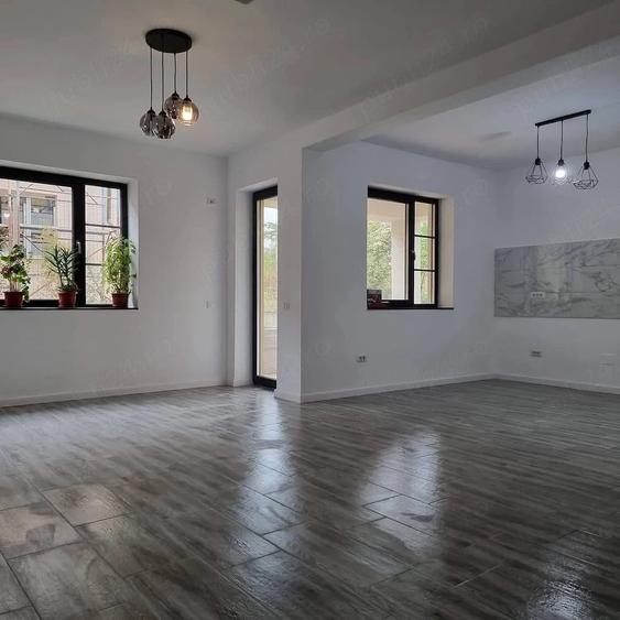 Casă cu Teren 170 Mp în Central