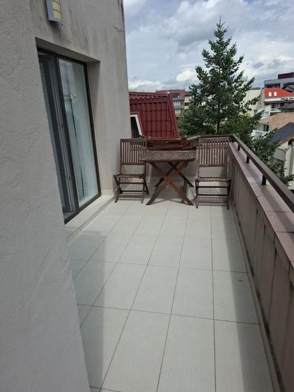 Apartament cu 4 camere decomandat, mobilat în Herăstrău