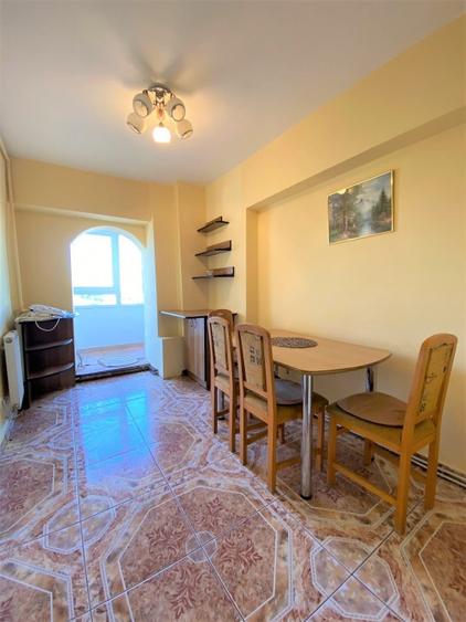 Apartament cu 3 camere decomandat, mobilat în Zorilor