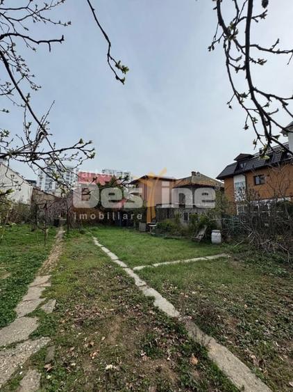 Teren Construcții intravilan de 1553 mp, în 13 Septembrie