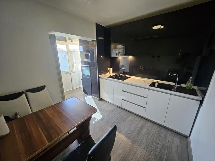 Apartament 3 camere zona 1 Mai - Pelendava de inchiriat - 1