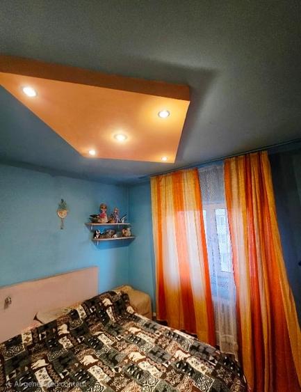 Apartament cu 2 camere decomandat, mobilat în Tractorul