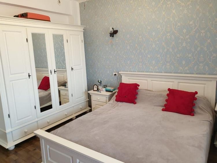 Apartament cu 3 camere decomandat în Rediu