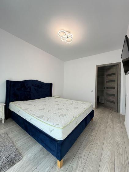 Apartament cu 2 camere semidecomandat, mobilat în Florești
