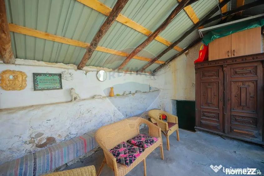 Casă cu 4 camere cu Teren 901 Mp în Vadu Crișului