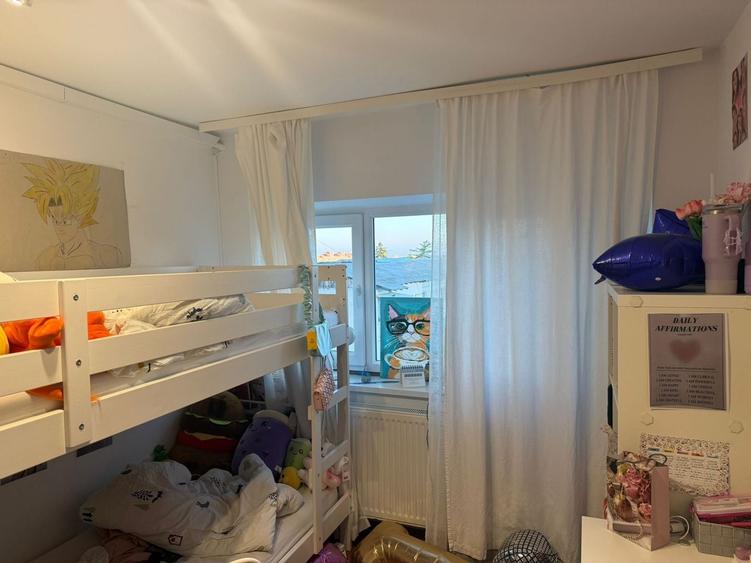 Apartament cu 3 camere decomandat, mobilat în Micro 5
