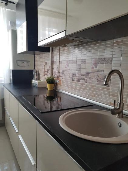 Apartament cu 3 camere semidecomandat în Exterior Vest