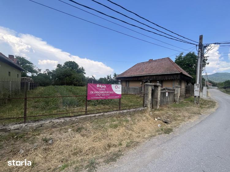 Casă cu 2 camere cu Teren 1424 Mp în Zagon