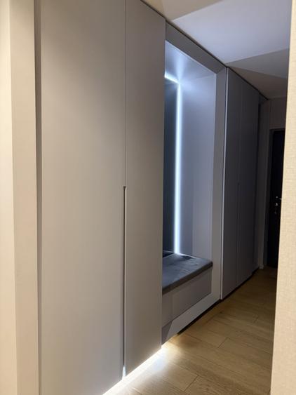 Apartament cu 3 camere semidecomandat, mobilat în Iancu Nicolae