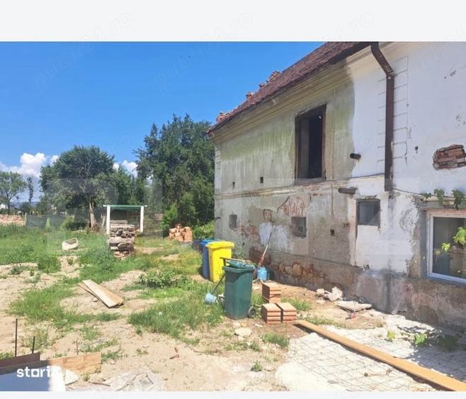 Casă cu Teren 237 Mp în Cristian