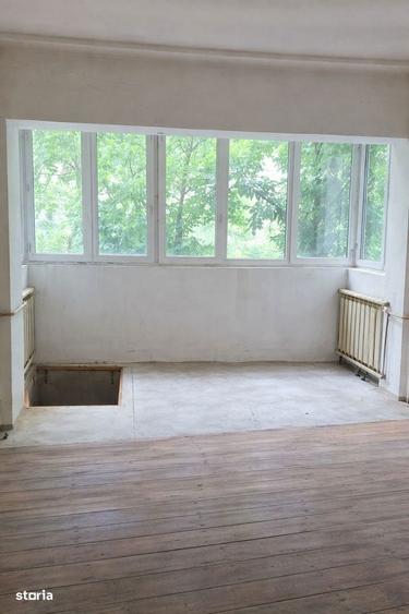 Apartament cu 4 camere decomandat în Pipera