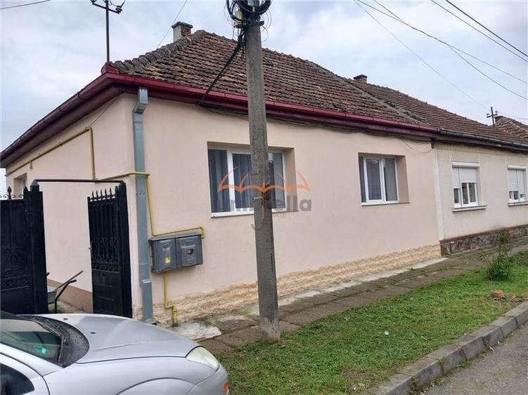 Casă individuală cu 4 camere cu Teren 600 Mp în Titulescu