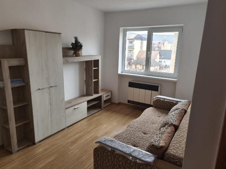 Apartament cu 2 camere decomandat, mobilat în Periferie