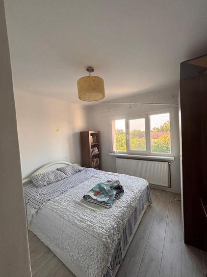 Apartament cu 5 camere decomandat, mobilat în Sărari