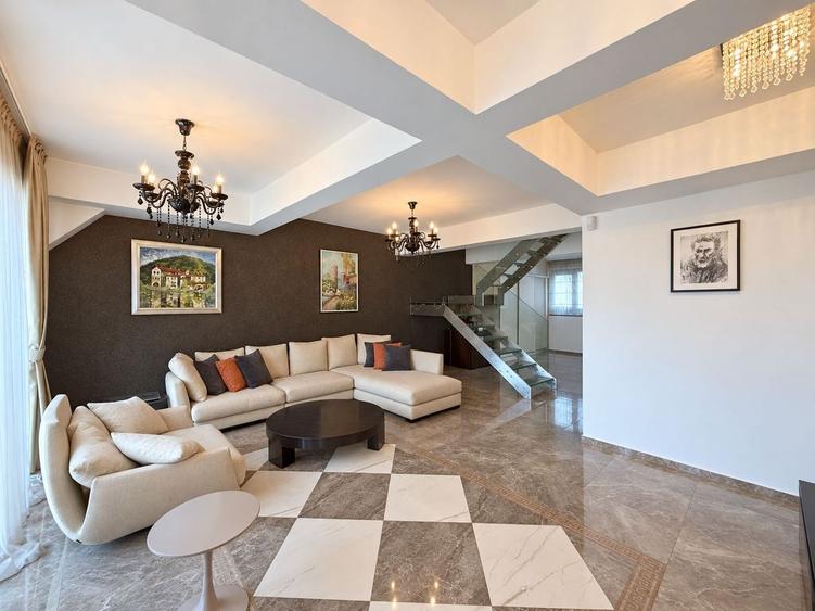 Apartament cu 4 camere decomandat, mobilat în Domenii