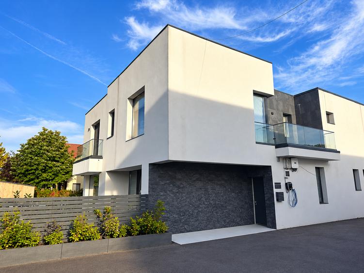 Duplex cu 4 camere cu Piscina în Corbeanca