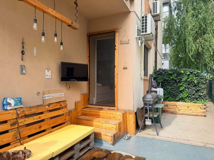 Apartament cu 3 camere decomandat în Fundeni