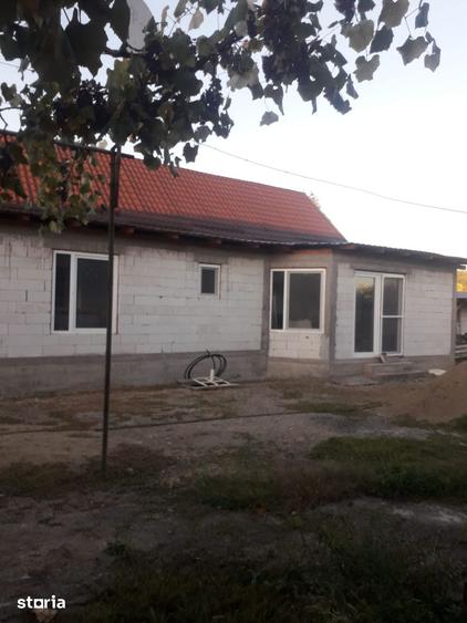 Casă cu 3 camere cu Teren 878 Mp în Aușeu