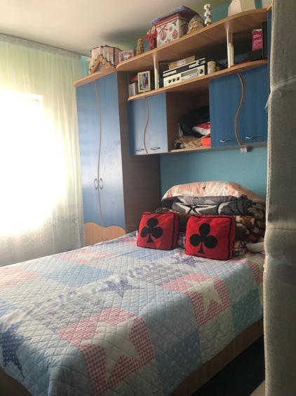 Apartament cu 4 camere nedecomandat, mobilat în Brâncoveanu