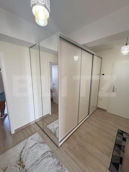 Apartament cu 2 camere decomandat, mobilat în Tractorul