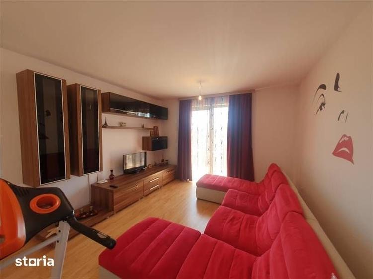 Apartament cu 2 camere decomandat în Tractorul