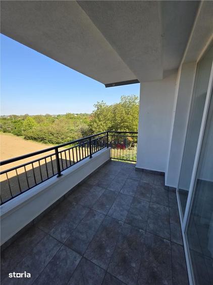 Apartament cu 3 camere semidecomandat în Micro 16