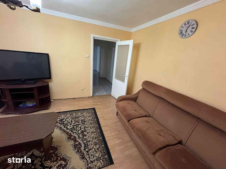 Apartament cu 3 camere decomandat în Inel II