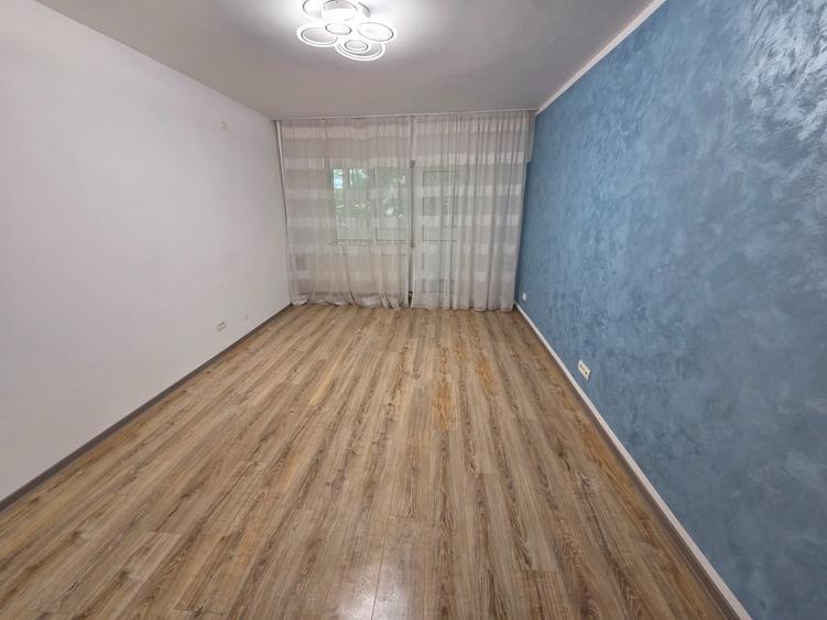 Apartament cu 4 camere decomandat în Doamna Ghica