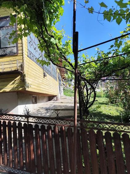 Casă cu 3 camere cu Teren 2000 Mp în Central