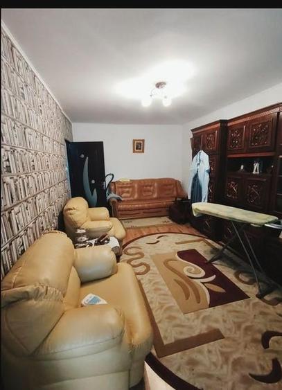 Apartament cu 3 camere decomandat în Tătărași