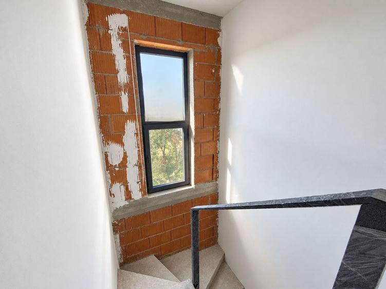 Duplex cu 4 camere cu Canalizare în Săcălaz