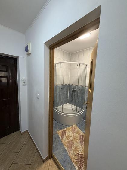 Garsonieră decomandată în Central