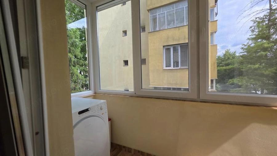 Apartament cu 3 camere decomandat în Lipovei