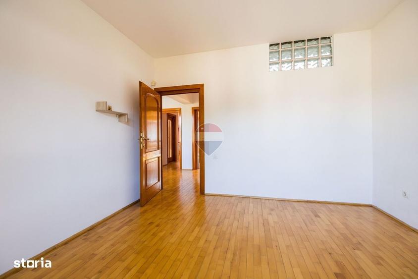 Casă cu 4 camere cu Teren 700 Mp în Bunloc