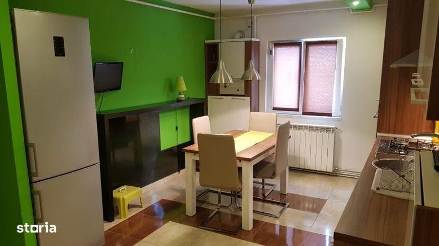 Apartament cu 3 camere decomandat în Tărlungeni